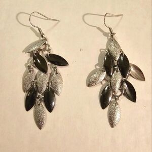 Vintage silver & black earrings Costume Jewely in great shape